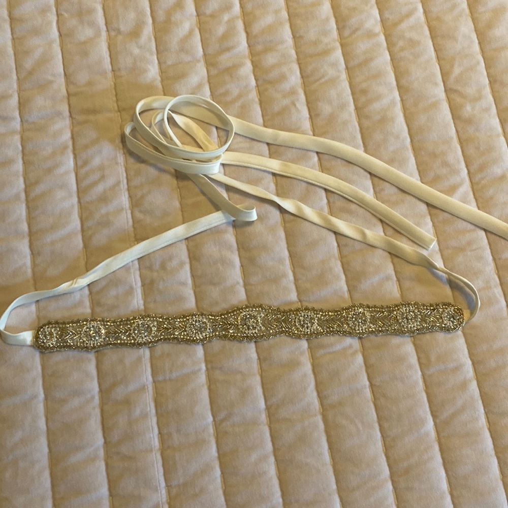 Beaded stain belt
